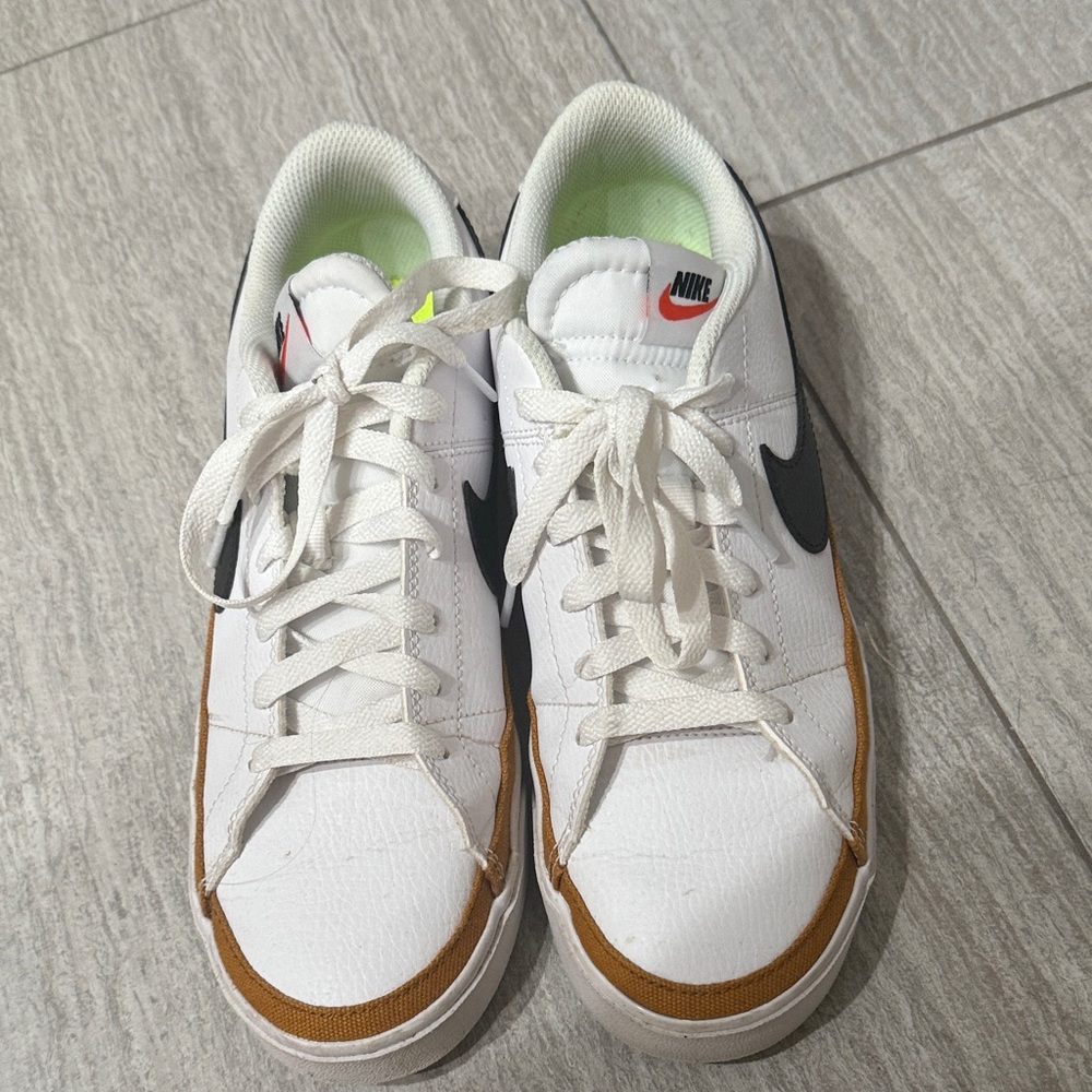 Nike Court Legacy Sneakers